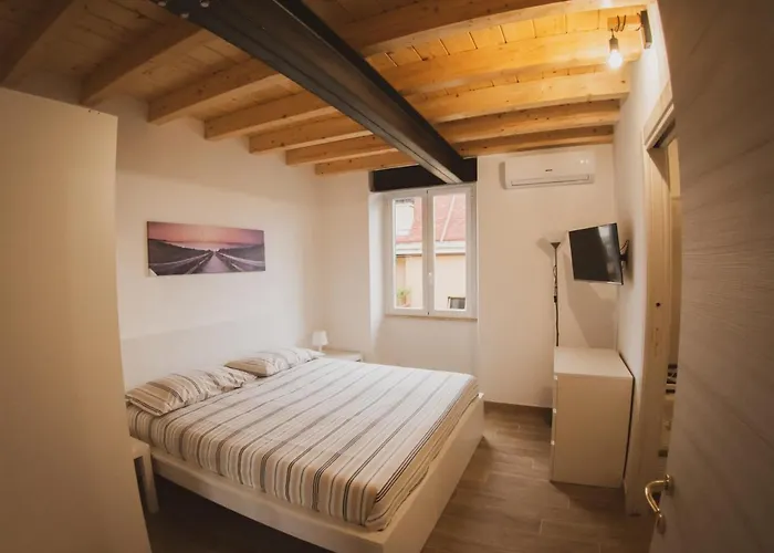 Apartment Flats 15 - New Opening Rom